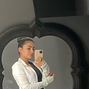 Meet your Posher, Cecilia